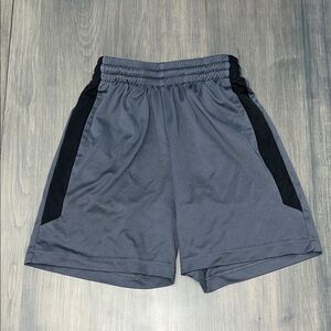 Boys Gray and Black Tek Gear Athletic Shorts Size M(10/12)